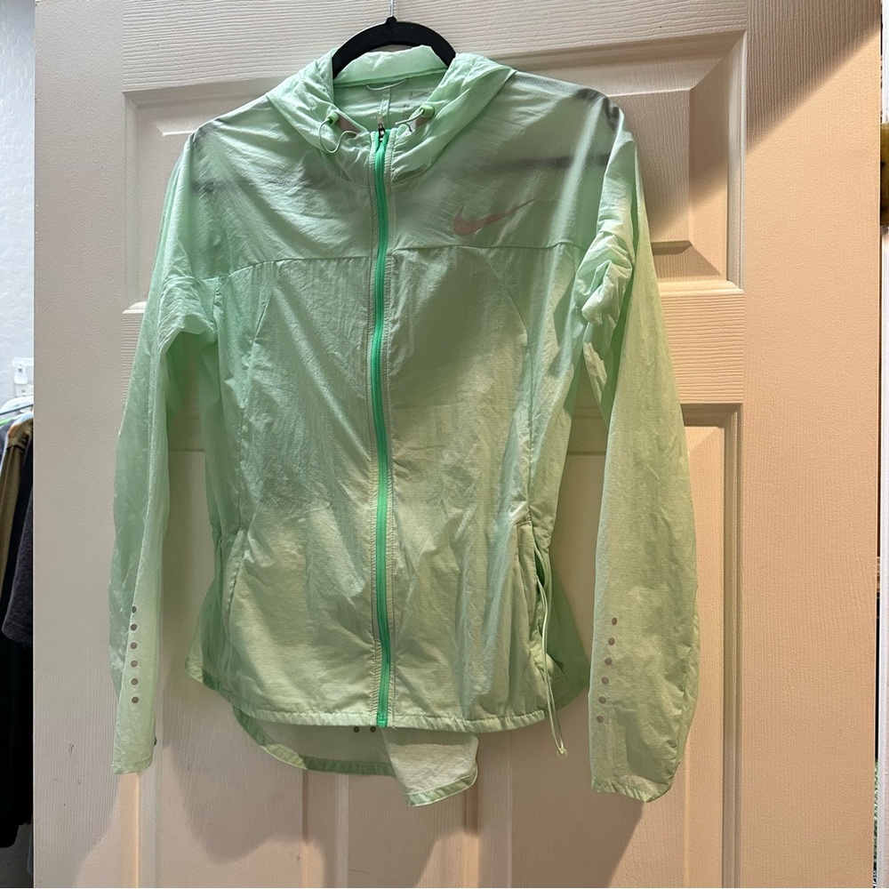 Nike Lightweight Windbreaker Jacket Mint Green Womens Medium, super cute.